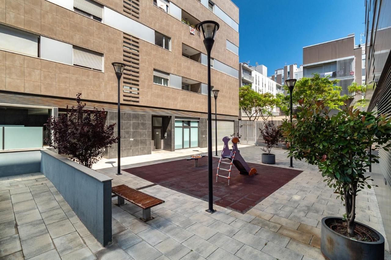 Forum Beach 2 And Pool Apartment Barcelona 산트 아드리아 데 베소스 외부 사진